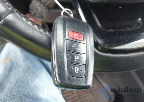 2020 Toyota Highlander Xle z USA, uszkodzony, nr VIN 5TDGZRBH8LS010577